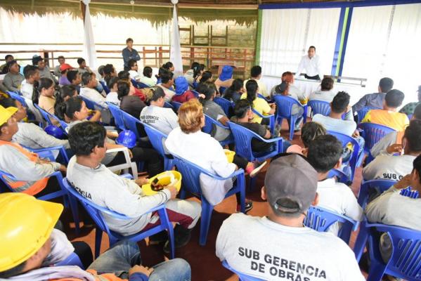 Reunión con trabajadores de subrasantes2