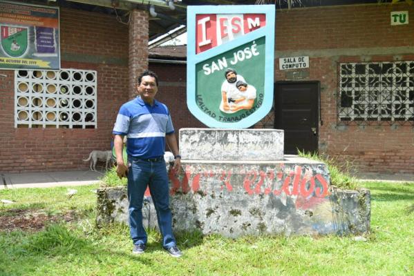 Gobernador en el colegio San José de Indiana