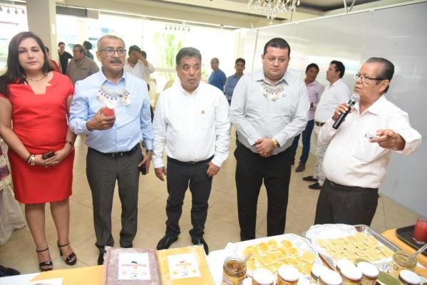 PRESENTAN PRODUCTOS HIDROBIOLOGICOS QUE SERÁN LLEVADOS A LA EXPOAMAZÓNICA (5)