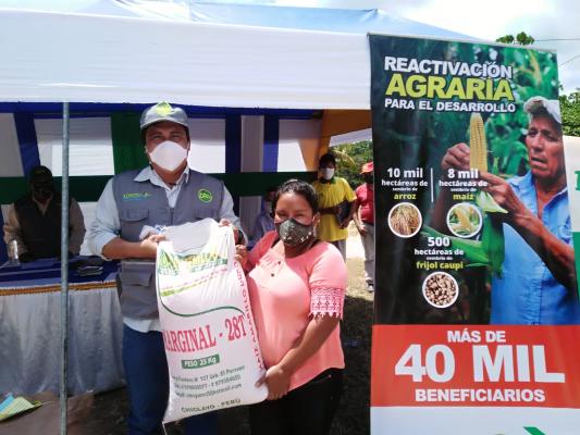 Entrega de semillas por DRAL