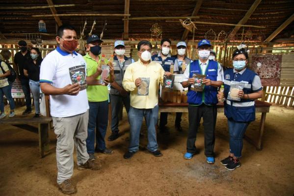 DIREPRO donó alimentos fortificados a base de Paiche en accion civica