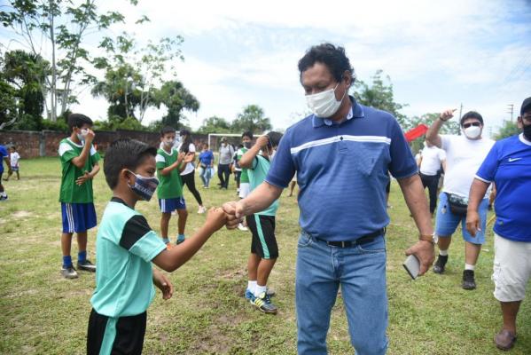 Gobernador visita AH Vargas Guerra