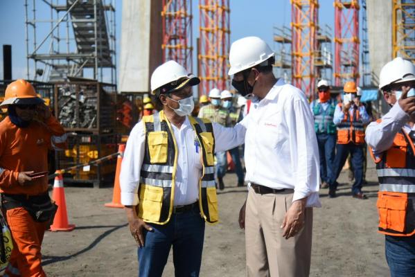 Visita del Presidente a Iquitos con el gobernador  (1)