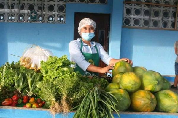 mercados itinerantes en Punchana