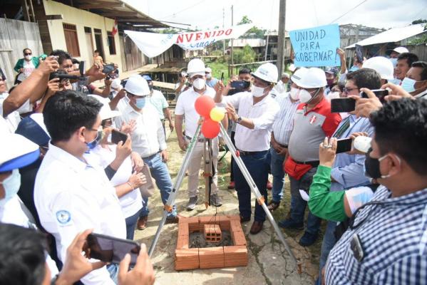 Colocación primer ladrillo Puente Paraiso Nauta