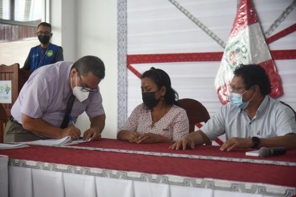 Firma de contratos Gorel y Asociaciones