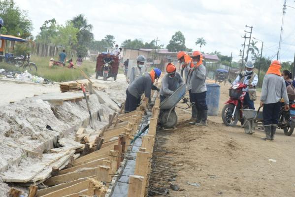 Construccion de la carretera Santo Tomas