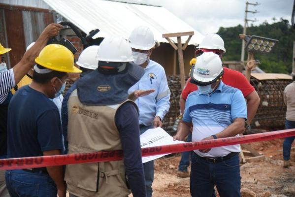 Gob supervisa obras en Nauta (2)