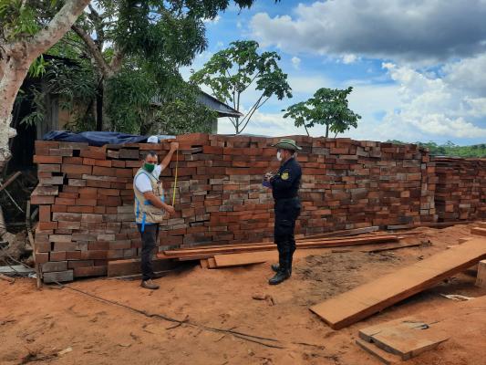 GERFOR INTERVIENE 2159 PIEZAS DE MADERA ASERRADA Y 562 TROZAS DE MADERA ROLLIZA EN MAZÁN